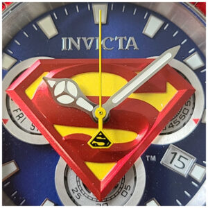 ectq36214_vni_1 jpg - Relógio Masculino DC Comics Superman, Invicta 41263, Prata -<p>Este impressionante relógio Invicta DC Comics apresenta um movimento preciso de quartzo, bem como uma caixa de aço. Seu mostrador de metal azul é envolto por um cristal Flame Fusio</p>