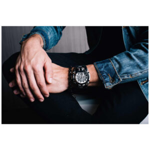 ectq58623_vni_2 jpg - Relógio Masculino de Quartzo Bolt Zeus Magnum, Invicta 32685, Preto e Prata -<p>Este lindo relógio Invicta Bolt contém um movimento preciso de quartzo, além de uma caixa de titânio. Seu mostrador exibe um mostrador metálico protegido por um Cristal Mineral de&</p>