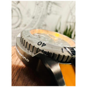 ectq330126_mt_vni_3 jpg - Relógio Masculino TechnoMarine UF6 Swiss Ronda Z60 Calibre 48mm. Laranja. Cinza TM 621033 -<p>Este incrível relógio TechnoMarine da coleção oferece um movimento exato, com uma incrível caixa de titânio O mostrador exibe um mostrador metálico, laranja e bronze, protegido pel</p>