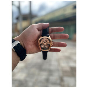 ectq36834_vni_3 jpg - Relógio Masculino Automático Akula 48,7 mm. Preto 43863 -<p>Este impressionante relógio Invicta Akula apresenta um movimento automático preciso e uma caixa em ouro rosa Seu mostrador em ouro rosa, preto e metal é envolto por um cristal Flam</p>